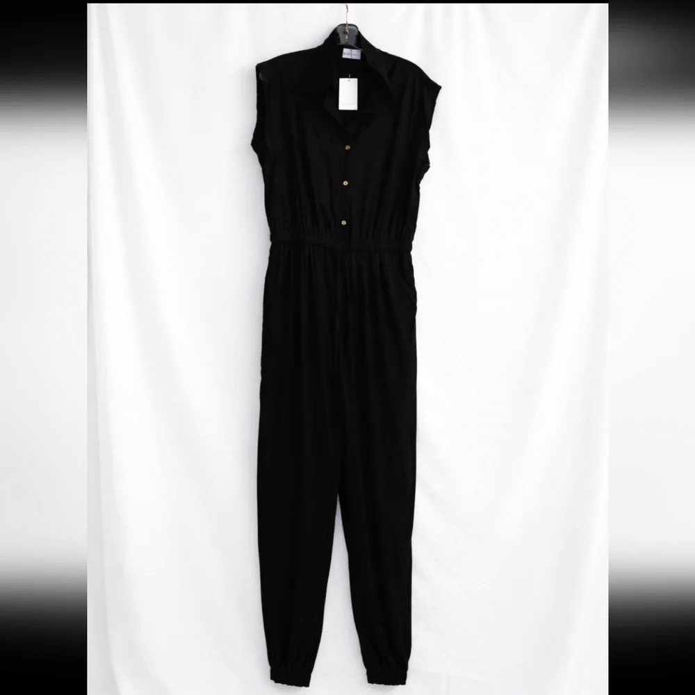 Hayes    Sleeveless Jumpsuit  Black Size XL Petite Short Story - Picture 5 of 12